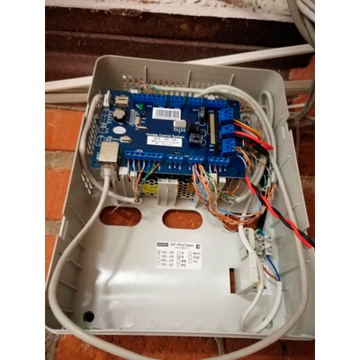 Контроллер ACS-102-CE-B от RusGuard - процесс монтажа - пример работы