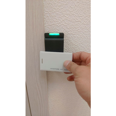 Контроллер-считыватель R-10 EHT от RusGuard - пример монтажа СКУД