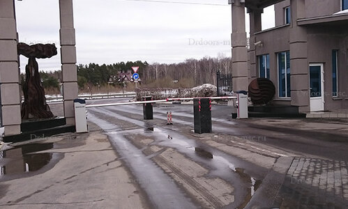 Пример работы по установке шлагбаума на территории гостинично-развлекательного комплекса от 260220